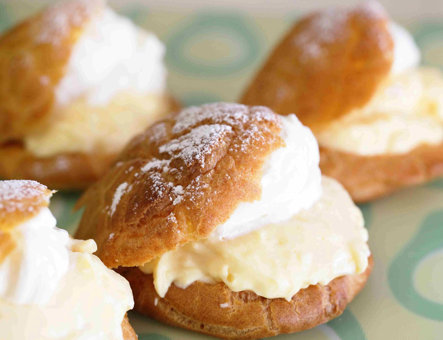 Sharing Bliss - Snowy Vanilla Choux Puff