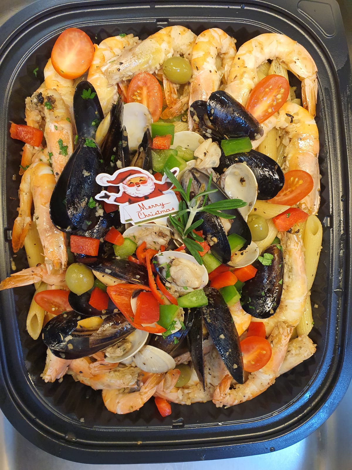 Sharing Bliss - Seafood Aglio Olio Penne