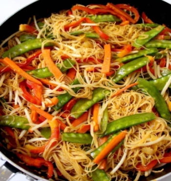 7 June 2023  - Vegetarian Brown Rice Vermicelli with French Beans, Carrots, Cabbage & Tofu (LV)