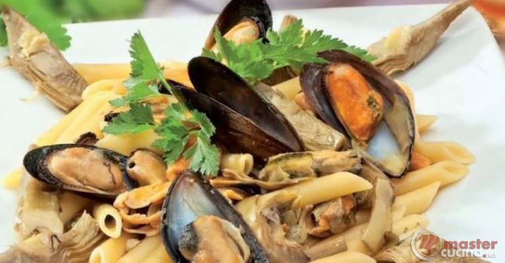 Sharing Bliss - Seafood Aglio Olio Penne